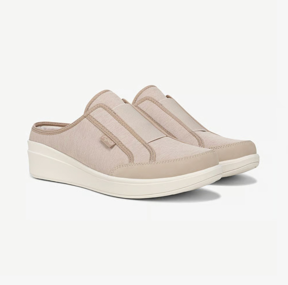 Ryka Casual Athetic Shoes Casual Athletic Size 6 Wide Width